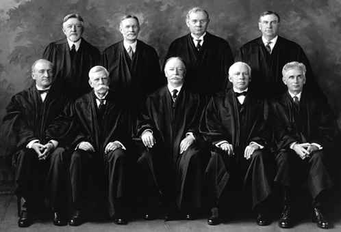 Nejvyšší soud USA r. 1925, W.H. Taft uprostřed